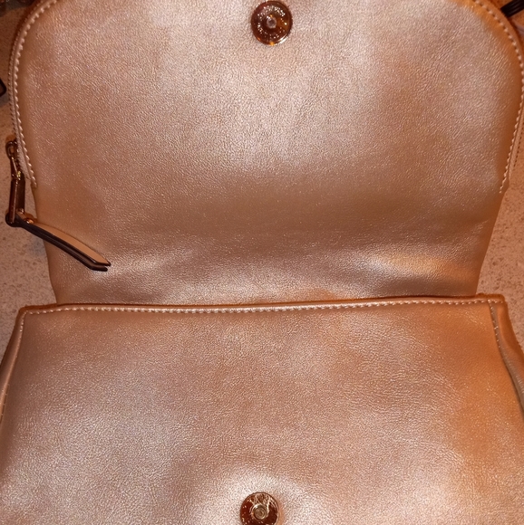 Purse - Picture 2 of 5